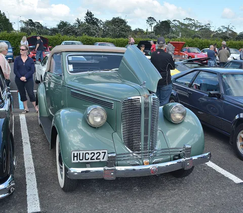 Dodge Series D8 — 6
