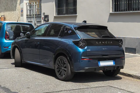 Lancia Ypsilon (L21) — 8