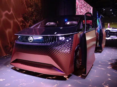 Nissan Hyper Tourer — 3