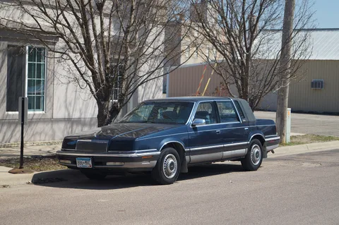 Chrysler New Yorker Fifth Avenue — 3
