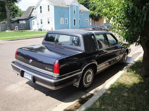 Chrysler New Yorker Fifth Avenue — 8