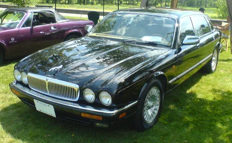 Jaguar XJ (X300) — 3