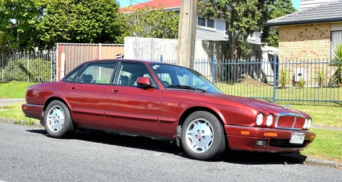 Jaguar XJ (X300) — 4
