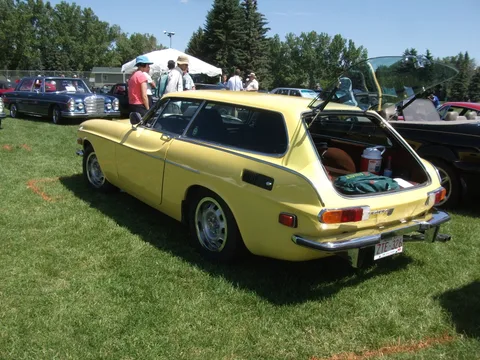Volvo P1800 ES — 8
