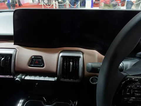 Suzuki e Vitara — 6