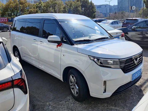 Wuling Zhengcheng (2nd generation) — 5