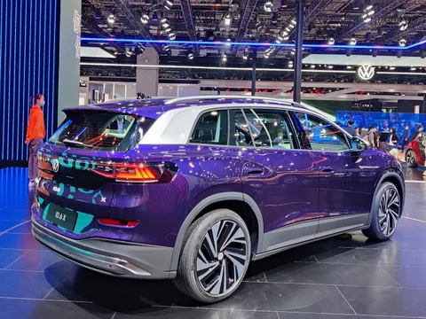 Volkswagen ID.6 X — 8