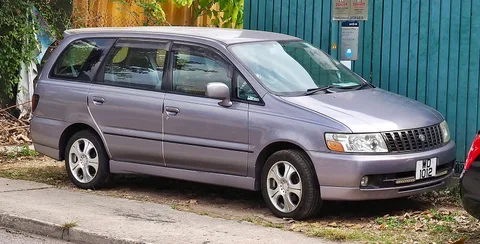 Nissan Bassara — 4