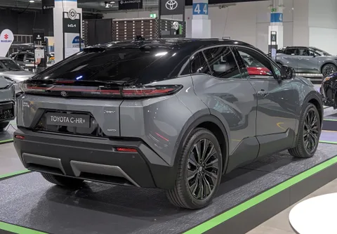 Toyota C-HR+ — 6