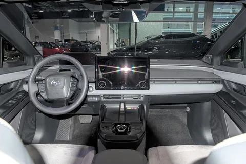 Toyota C-HR+ — 7