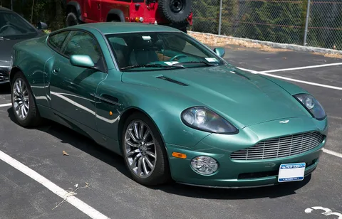 Aston Martin V12 Vanquish — 7