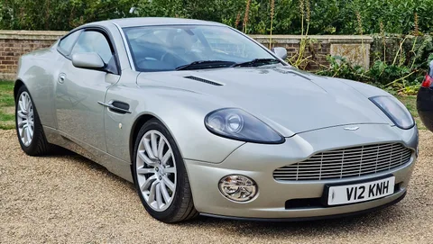 Aston Martin V12 Vanquish — 8