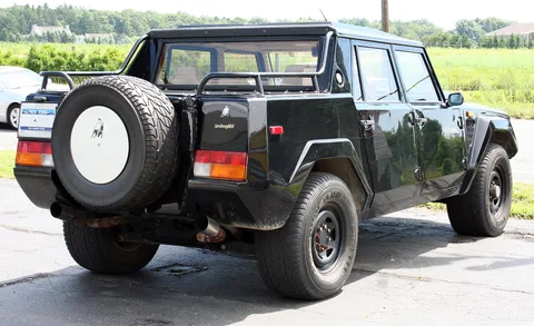 Lamborghini LM002 — 2