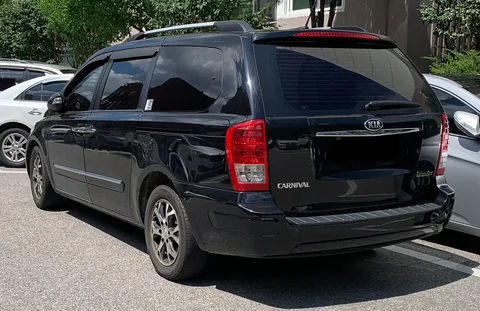 Kia Carnival (VQ) — 3