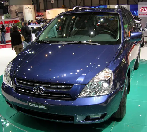 Kia Carnival (VQ) — 6