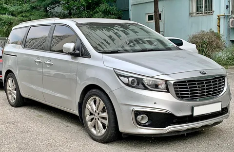 Kia Carnival (YP) — 4