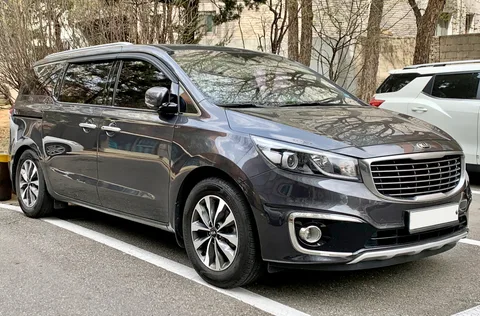 Kia Carnival (YP) — 6