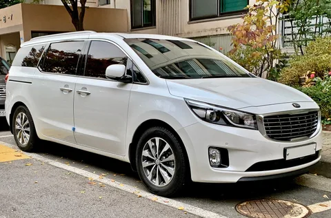 Kia Carnival (YP) — 7