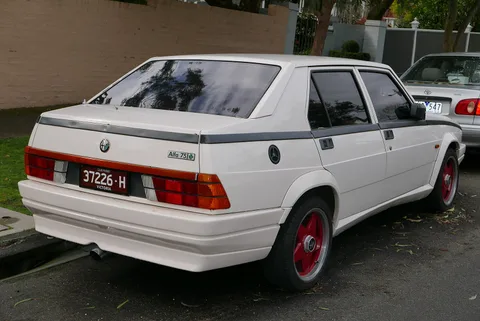 Alfa Romeo 75 — 5