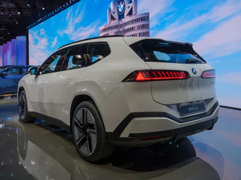 BMW iX3 — 7