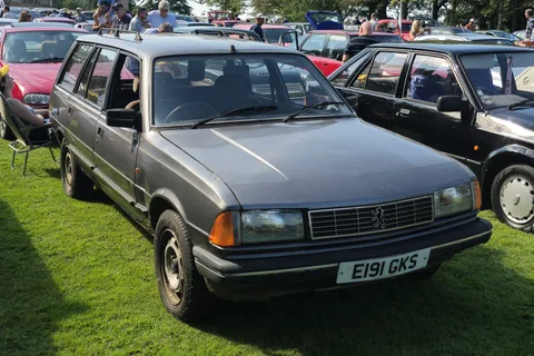 Peugeot 305 — 2