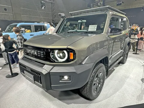 Toyota Land Cruiser FJ — 3