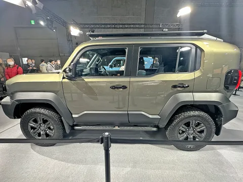 Toyota Land Cruiser FJ — 4