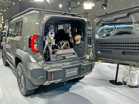Toyota Land Cruiser FJ — 5