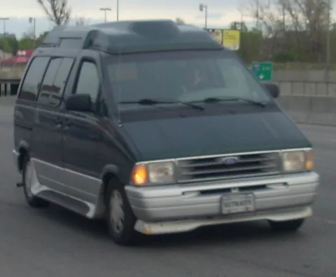 Ford Aerostar — 7