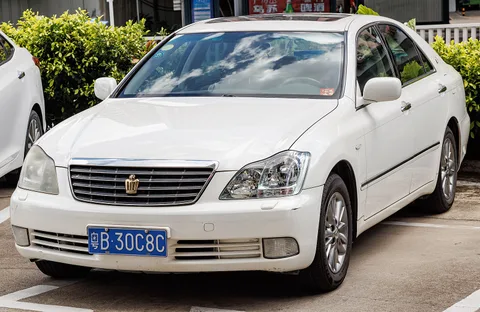 Toyota Crown (S180, China)