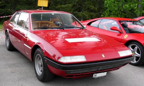 Ferrari 365 GT4 2+2