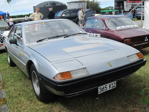 Ferrari 365 GT4 2+2 — 3