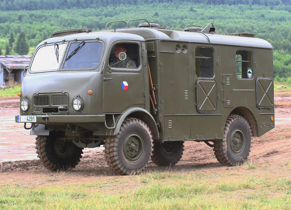 Tatra 805