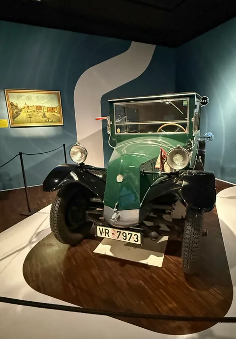 Tatra 11 — 8