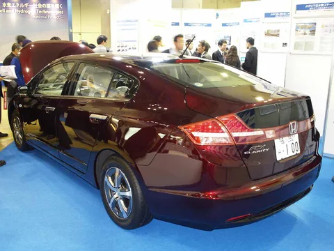 Honda FCX Clarity — 4