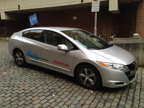Honda FCX Clarity — 6