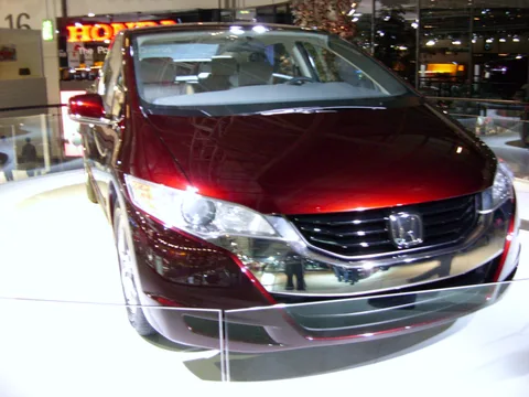 Honda FCX Clarity — 8