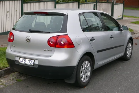 Volkswagen Golf Mk5 — 7