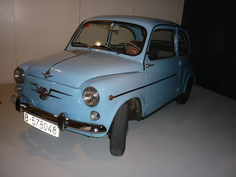 SEAT 600 — 5