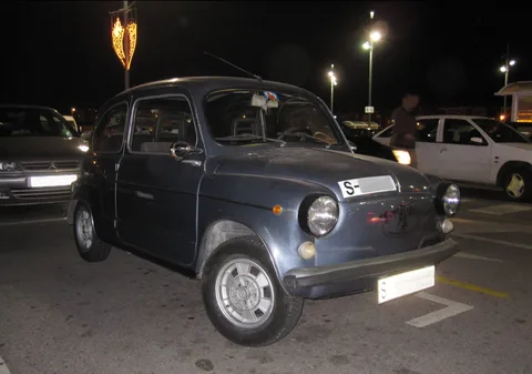 SEAT 600 — 8
