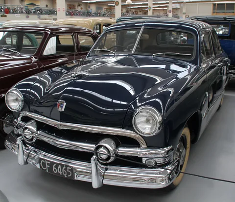 Ford Custom — 6