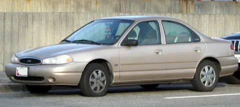 Ford Contour — 3