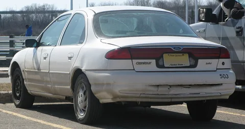 Ford Contour — 5