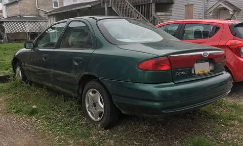 Ford Contour — 7
