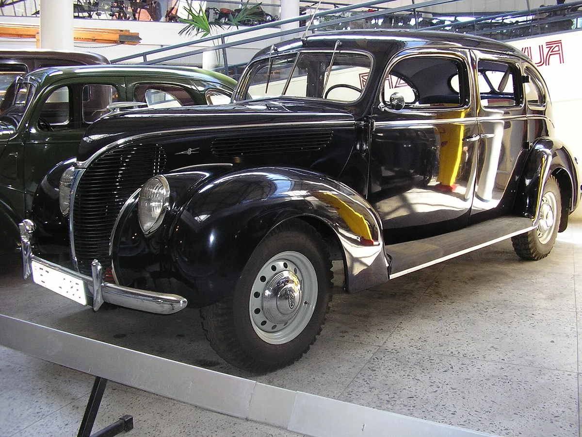 De Luxe Ford