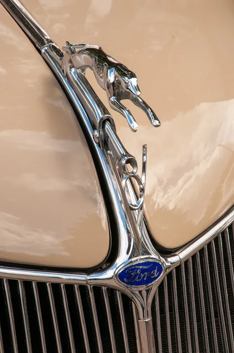 Ford V8 — 3