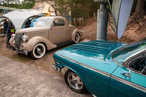 Ford V8 — 4