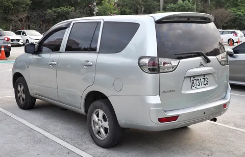 Mitsubishi Zinger — 2