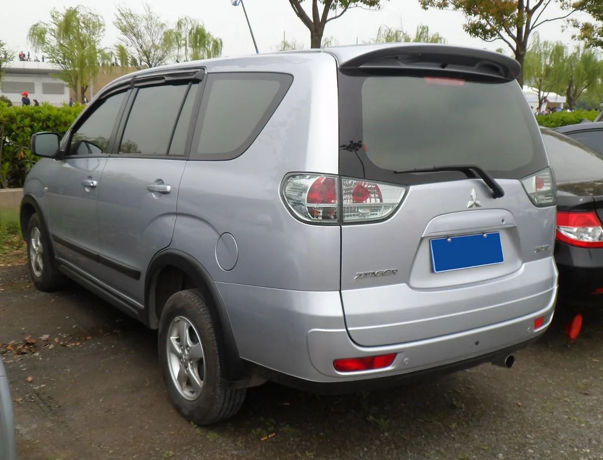Mitsubishi Zinger