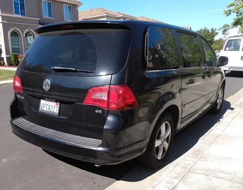 Volkswagen Routan — 6